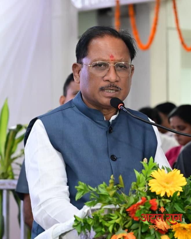 रायपुर : बिलासा देवी केवट एयरपोर्ट से रात्रि उड़ान सेवा का शुभारंभ : मुख्यमंत्री विष्णु देव साय ने भरी पहली नाइट फ्लाइट