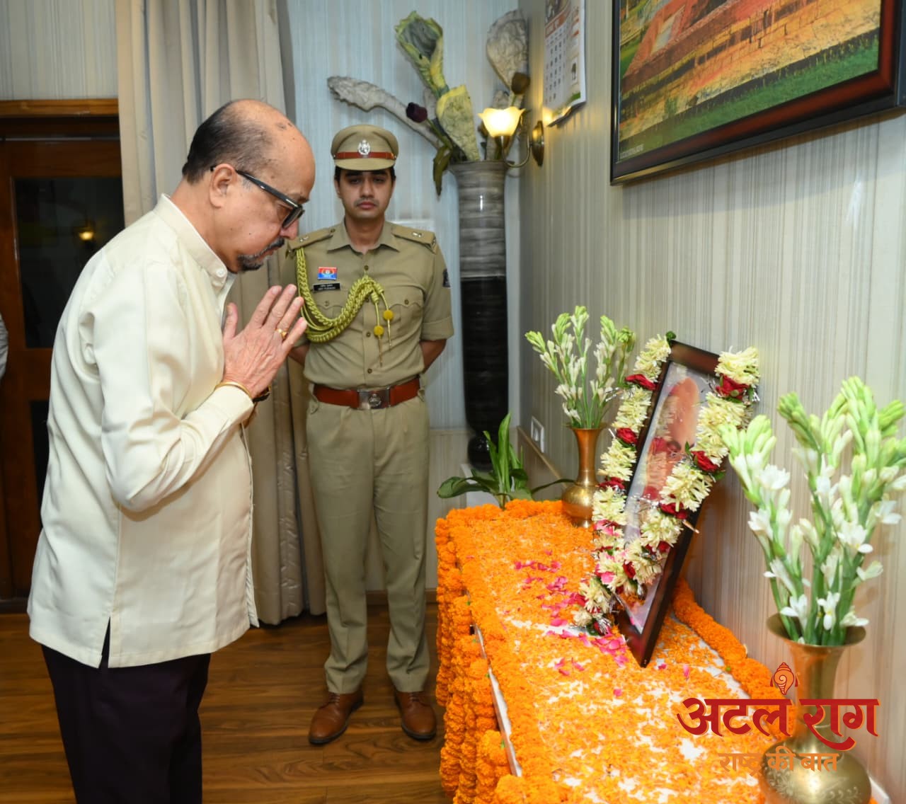 रायपुर : डॉ. श्यामा प्रसाद मुखर्जी की पुण्यतिथि पर राज्यपाल ने दी श्रद्धांजलि