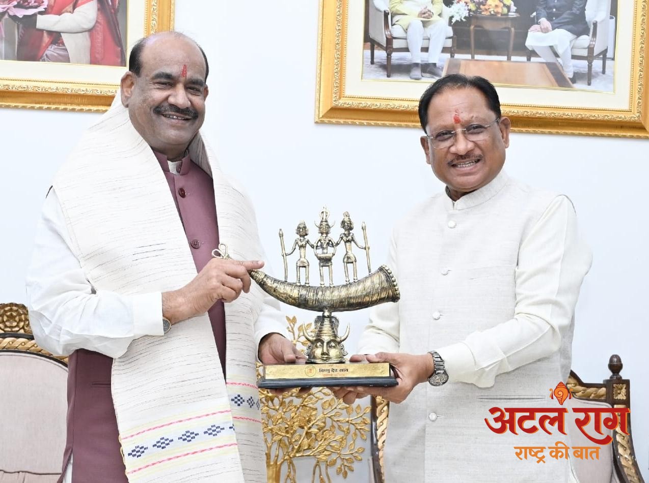 रायपुर : लोकसभा अध्यक्ष ओम बिरला ने मुख्यमंत्री विष्णु देव साय से की सौजन्य भेंट