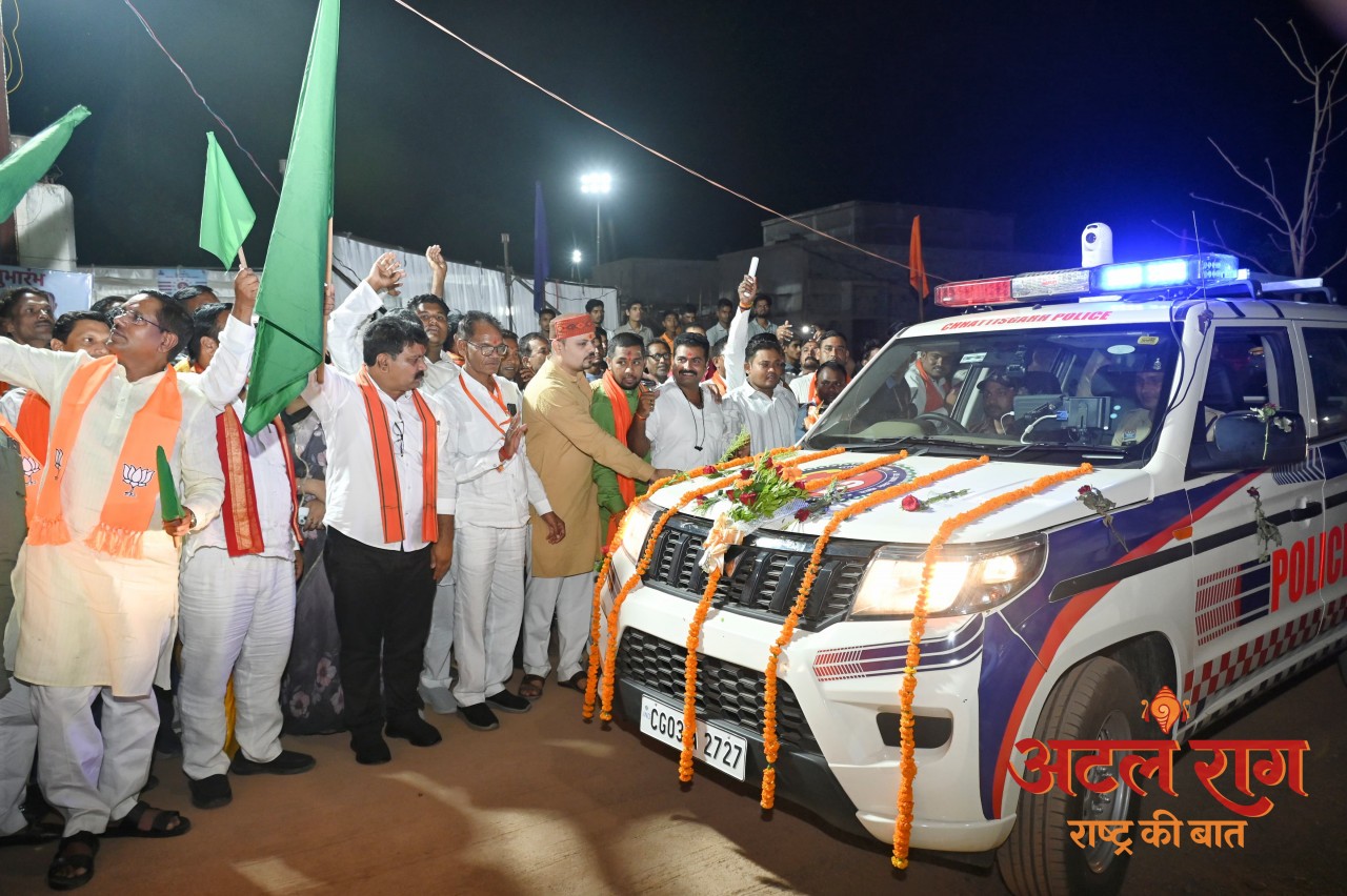 डिप्टी सीएम विजय शर्मा ने 16 अत्याधुनिक इमरजेंसी रिस्पॉन्स वाहनों एवं 1 हाईवे पेट्रोलिंग वाहन को दिखाई हरी झंडी