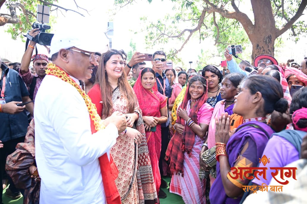 एक चौपाल ऐसा भी जहाँ खुशियों और तालियों की रही गूंज