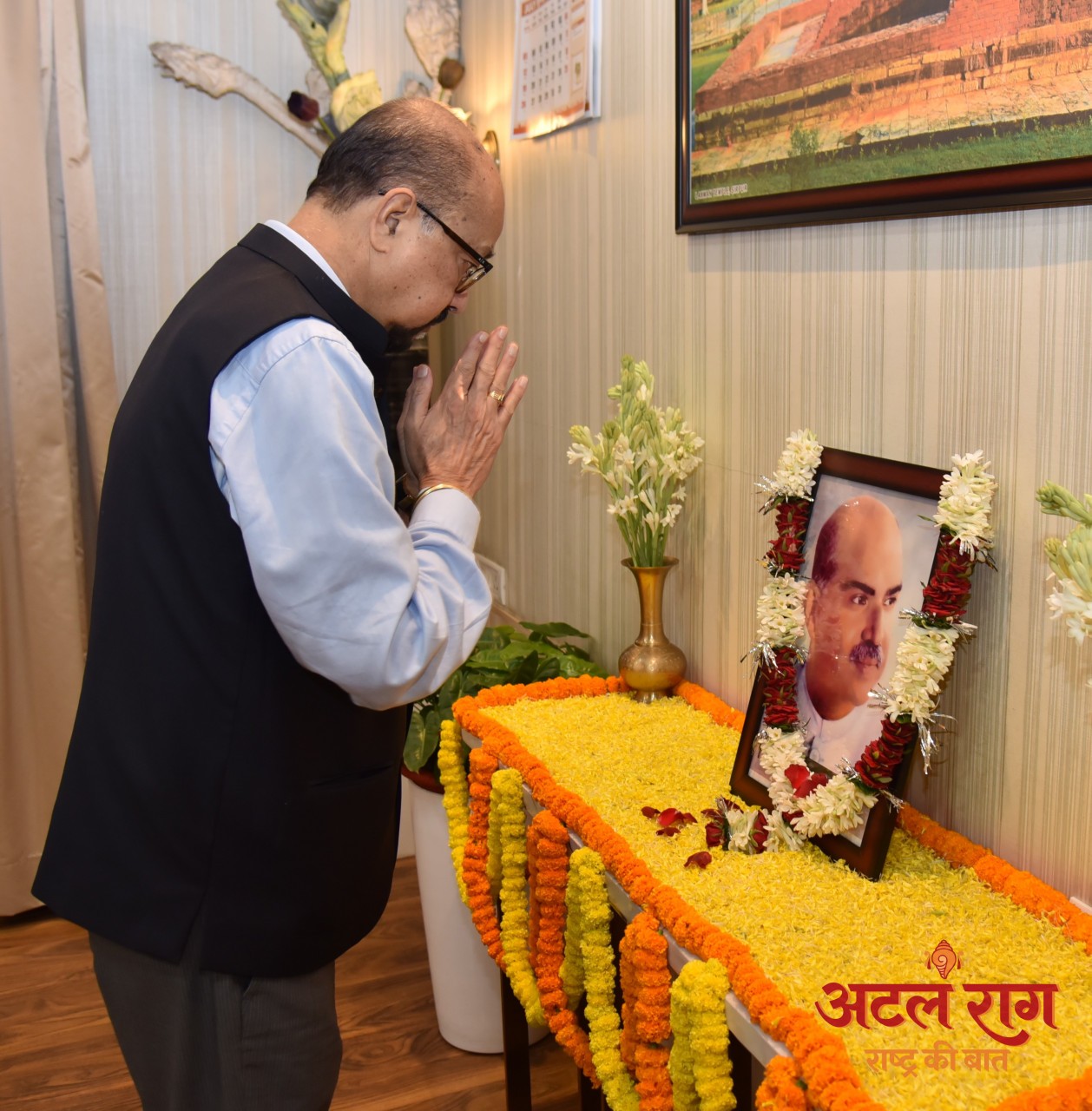डॉ श्यामा प्रसाद मुखर्जी की जयंती पर राज्यपाल डेका ने दी श्रद्धांजलि