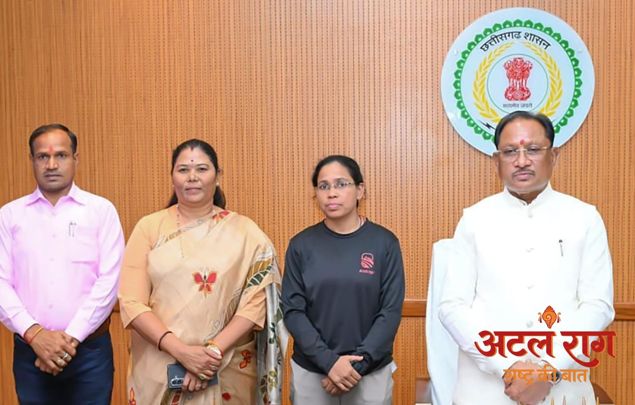 रायपुर : मुख्यमंत्री विष्णुदेव साय ने माउंट एवरेस्ट फतह करने वाली पर्वतारोही अमिता श्रीवास को दी बधाई  अमिता की उपलब्धि पूरे छत्तीसगढ़ और देश के लिए गर्व का विषय, युवाओं और बेटियों के लिए प्रेरणा - मुख्यमंत्री