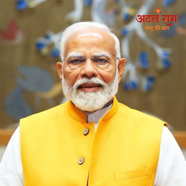 प्रधानमंत्री नरेन्द्र मोदी ने गुरु पूर्णिमा के पावन अवसर पर शिक्षकों की भूमिका को रेखांकित करते हुए एक संस्कृत सुभाषित साझा किया