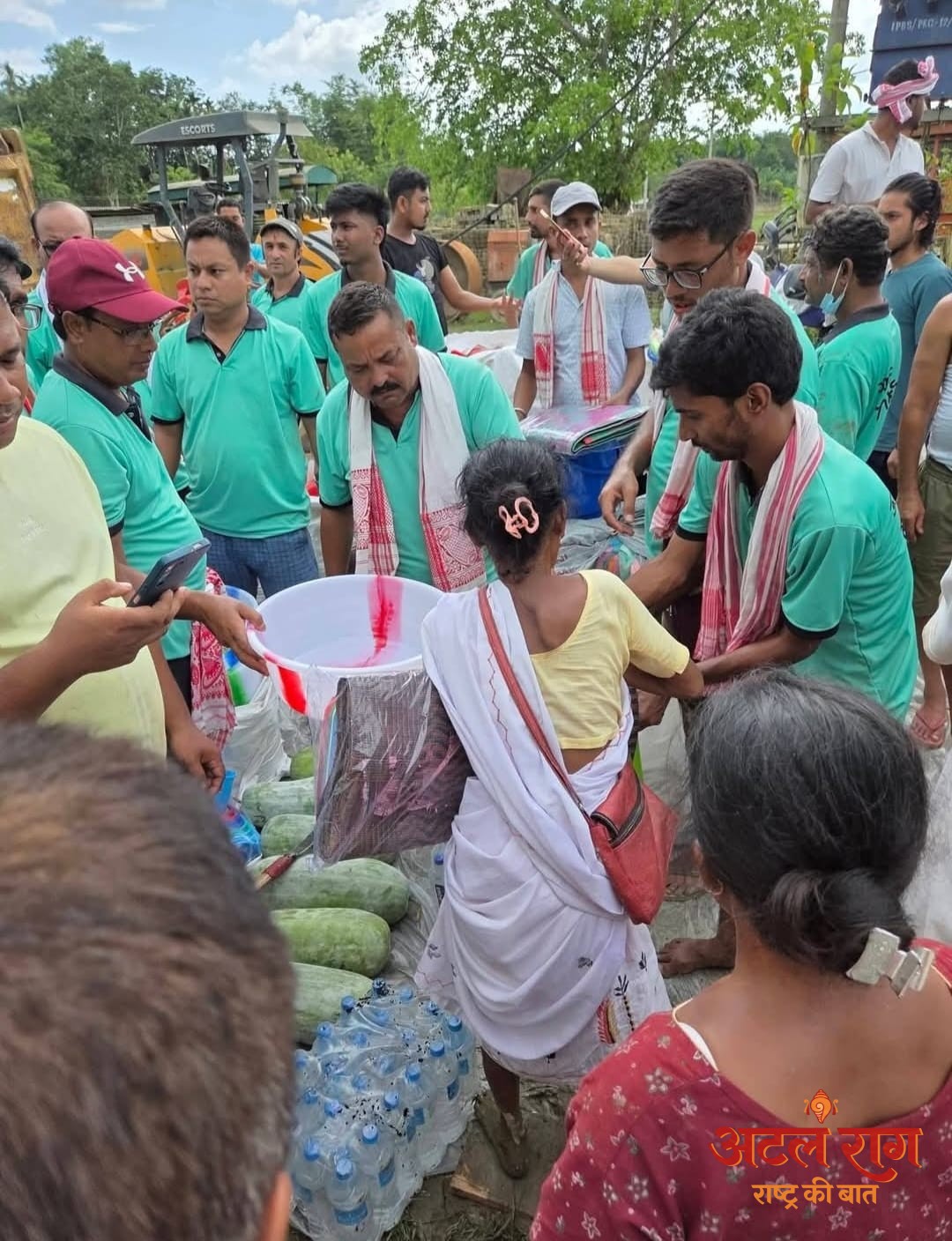 असम – बाढ़ प्रभावित क्षेत्रों में राहत, स्वच्छता एवं पुनर्वास अभियान में जुटे भारतीय किसान संघ के कार्यकर्ता