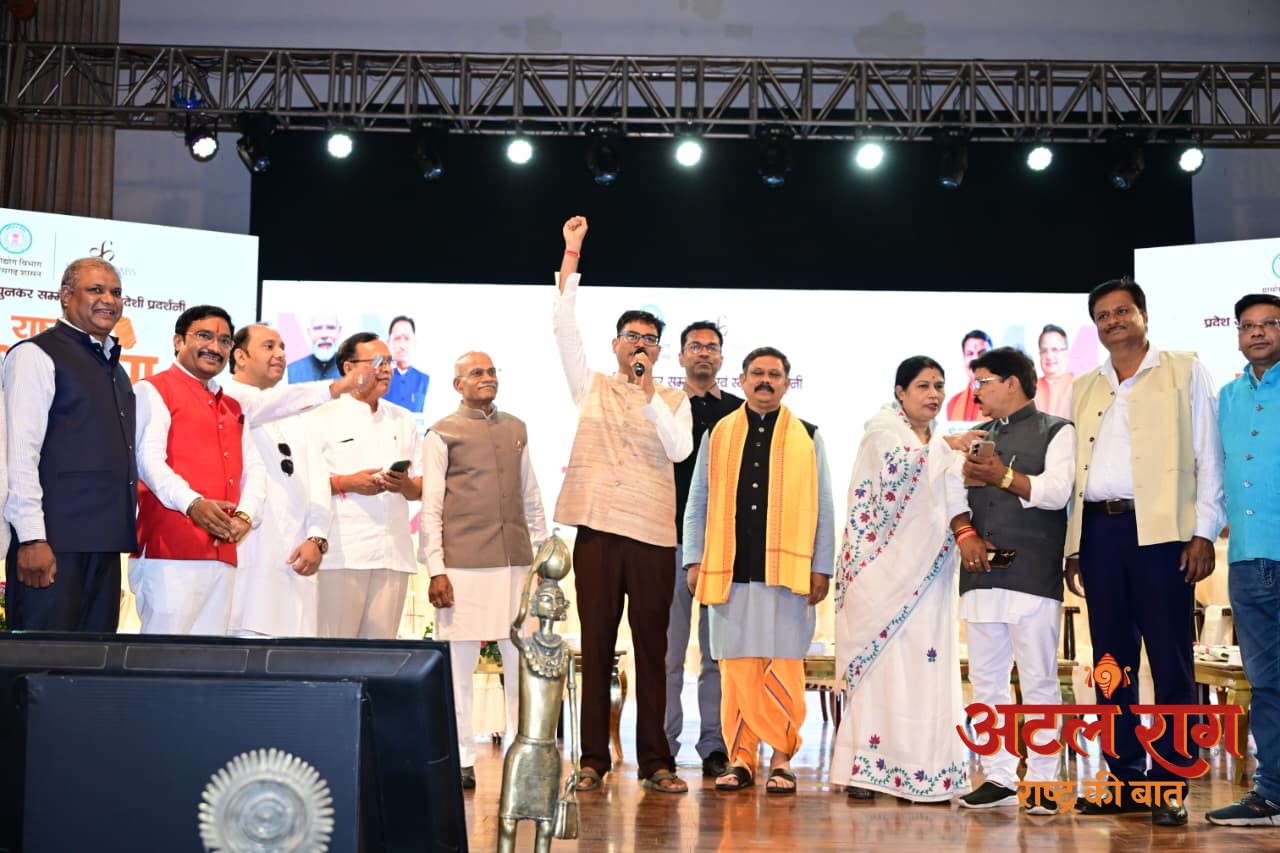 राष्ट्रीय हथकरघा दिवस पर प्रदेश स्तरीय बुनकर सम्मेलन एवं स्वदेशी प्रदर्शनी में शामिल हुए वित्त मंत्री ओपी चौधरी