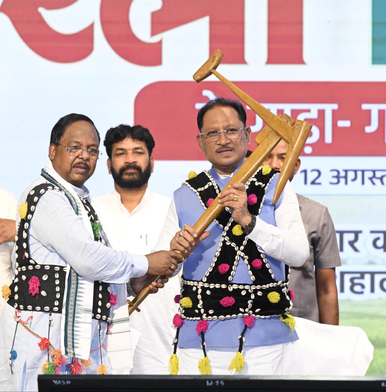हरेली तिहार पर मुख्यमंत्री निवास में साकार हुई छत्तीसगढ़ की लोक संस्कृति, कृषि परंपरा और ग्रामीण जीवन की जीवंत झांकी