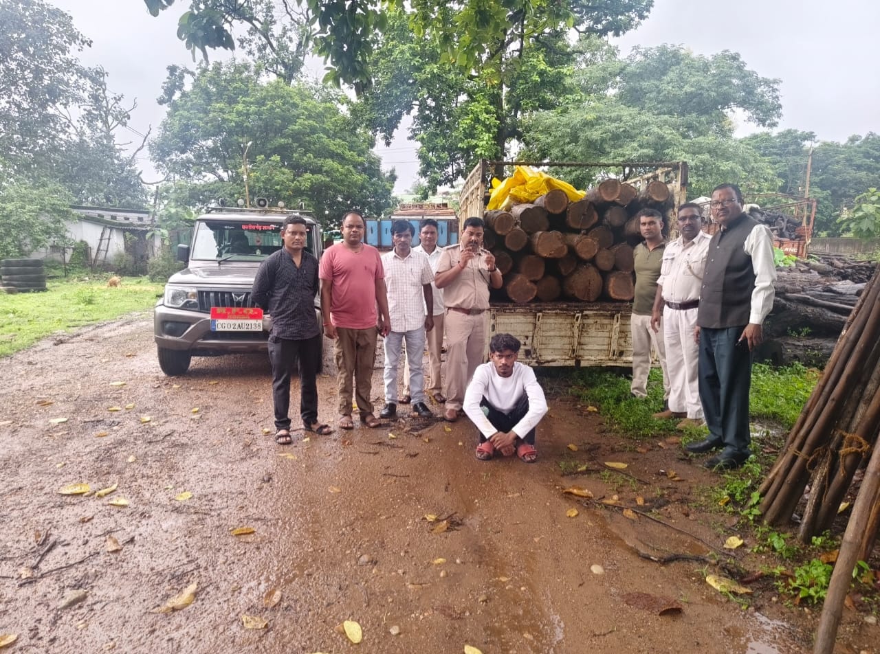 रात्रि गश्ती में अवैध सागौन से लदा पिकअप वाहन जब्त