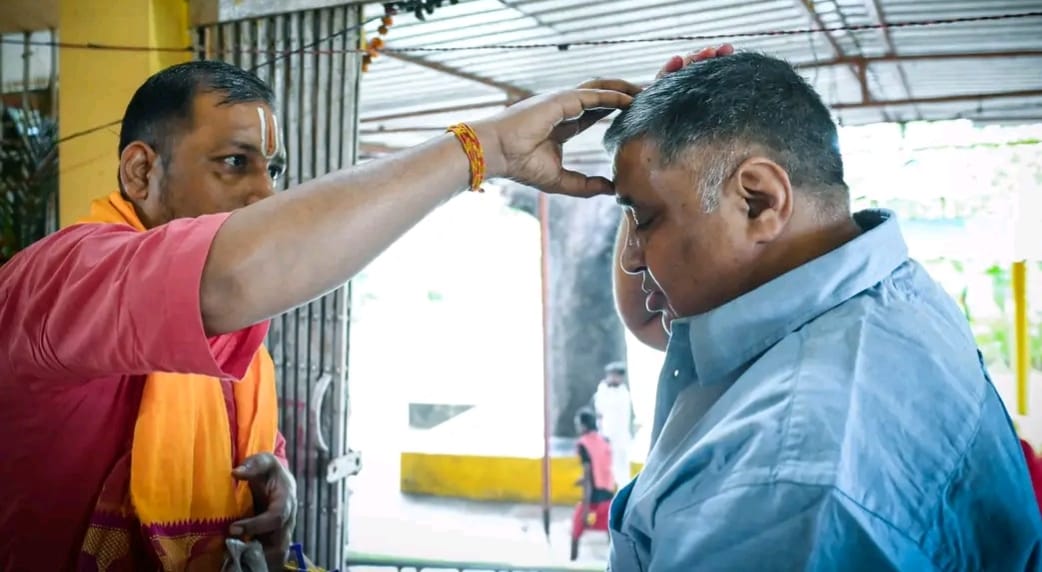 सावन के तृतीय सोमवार और नागपंचमी पर मंत्री श्री राजेश अग्रवाल ने किया भगवान भोलेनाथ का पूजन-अर्चन
