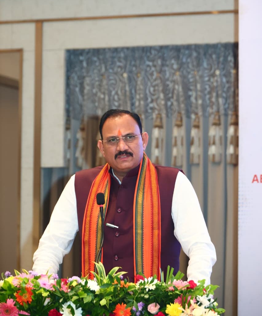 एक जनवरी से राज्य के सभी अस्पतालों को डिजिटल करने का लक्ष्य लेकर करें काम: श्याम बिहारी जायसवाल