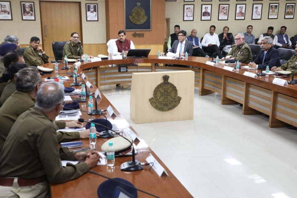 कानून-व्यवस्था में लापरवाही या पद का दुरुपयोग अस्वीकार्य : मुख्यमंत्री डॉ. यादव मामले की निष्पक्ष जांच कराकर दोषियों पर की जायेगी कठोर कार्रवाई मुख्यमंत्री डॉ. यादव ने दिये कटनी सीएसपी को तत्काल निलंबित करने के निर्देश