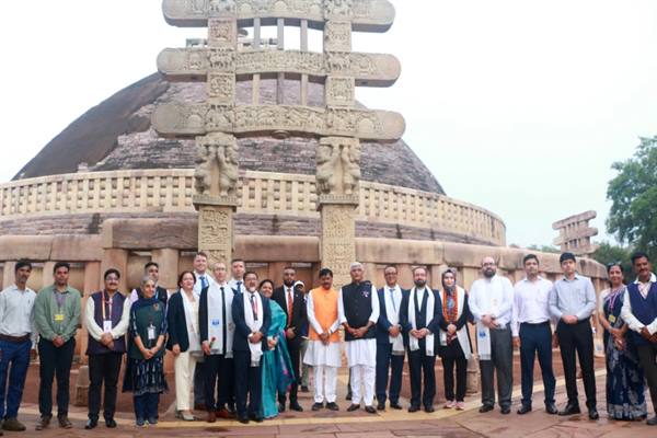 सांची में समृद्ध बौद्ध विरासत और स्थापत्य कला को देख अभिभूत हुए ब्रिक्स डेलीगेट्स सांची को बताया शांति और आध्यात्मिकता का अद्भुत केंद्र