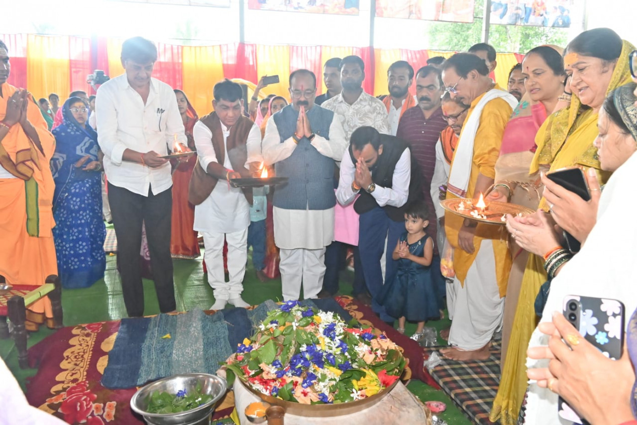उप मुख्यमंत्री अरुण साव महारुद्राभिषेक में हुए शामिल