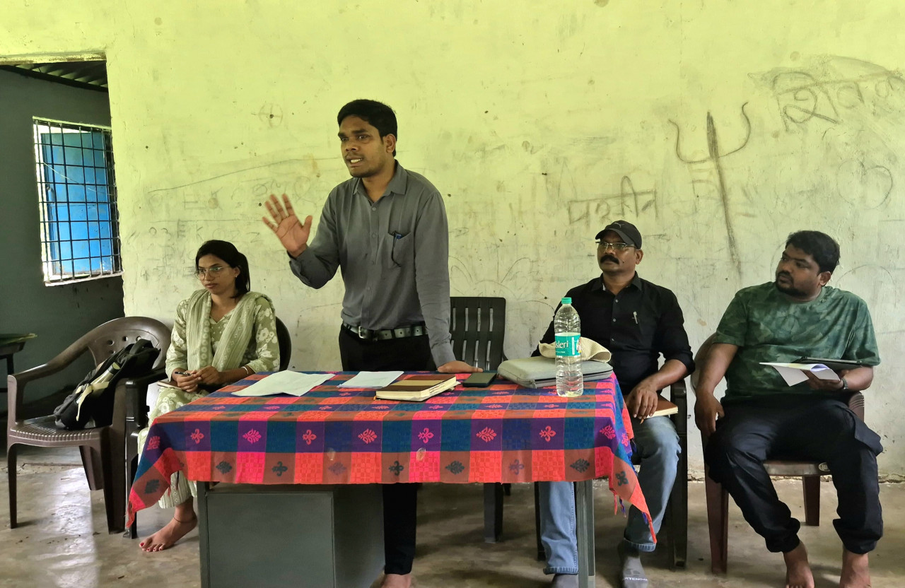 आयुष्मान कार्ड से आसान हुई इलाज की राह, ग्रामीणों को मिल रही स्वास्थ्य सुरक्षा