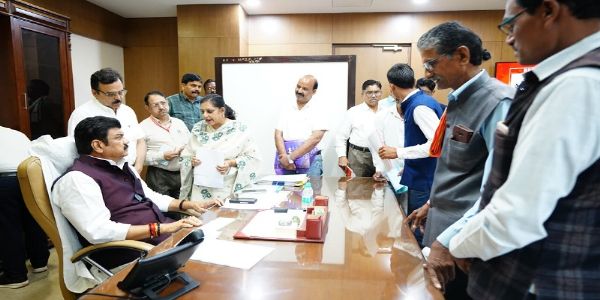 प्रदेश के 3 शासकीय महाविद्यालयों में आरंभ होगी संस्कृत की पढ़ाई भारतीय ज्ञान परम्परा का उच्च शिक्षा में समावेश और संस्कृत भाषा के अध्ययन को मिलेगा विस्तार : मंत्री  परमार
