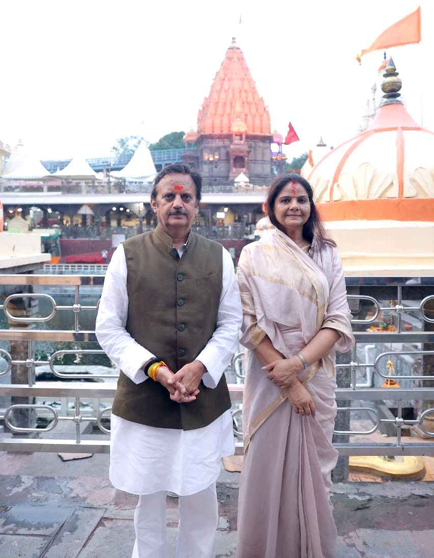 उप मुख्यमंत्री  शुक्ल ने सपत्नीक हरियाली अमावस्या पर किए बाबा महाकाल के दर्शन प्रदेशवासियों के लिए सुख एवं समृद्धि की कामना की