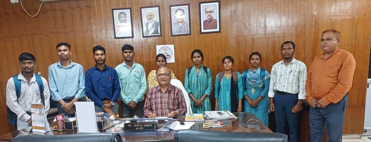 सकारात्मक व निष्पक्ष लेखन से ही संभव है समाज परिवर्तन - कुलपति प्रो. दयाल