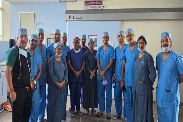 ग्वालियर और चंबल संभाग में पहली बार किसी शासकीय अस्पताल में हुआ किडनी ट्रांसप्लांट गजराराजा चिकित्सा महाविद्यालय, ग्वालियर में अत्याधुनिक अंग प्रत्यारोपण सुविधा से ग्वालियर-चंबल क्षेत्र की स्वास्थ्य सेवाओं को मिली नई मजबूती आयुष्मान योजना से निःशुल्क उपचार