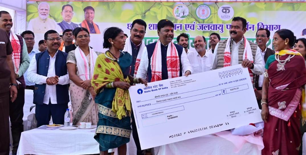 वन महोत्सव में  मंत्री केदार कश्यप का पर्यावरण संकल्प : ‘एक पेड़, एक जीवन’ का दिया संदेश