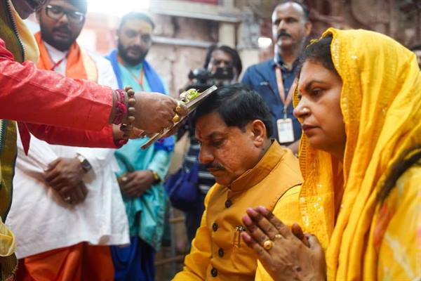     देश में तेजी से हो रहा धार्मिक एवं आध्यात्मिक पर्यटन का विकास : मुख्यमंत्री डॉ. यादव भारतीय संस्कृति के गौरवशाली अतीत को पुन: स्थापित करने के लिए राज्य सरकार प्रतिबद्ध उज्जैन में महाकाल लोक निर्माण के बाद 20 गुना बढ़ गई श्रद्धालुओं की संख्या मुख्यमंत्री डॉ. यादव ने भगवान श्री द्वारकाधीश के किए दर्शन प्रदेशवासियों के सुख, समृद्धि एवं कल्याण की कामना की मुख्यमंत्री ने देश-प्रदेशवासियों को दीं जन्माष्टमी की शुभकामनाएं
