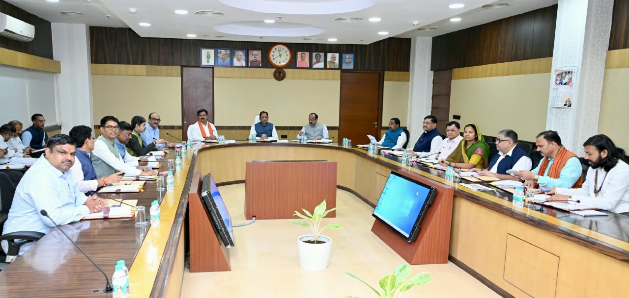साय कैबिनेट के बड़े फैसले : मुख्यमंत्री स्टार्टअप एवं NIPUN मिशन के लिए 500 करोड़, 33 जिलों में उद्यमिता केंद्र और 100 इमर्जिंग टेक्नोलॉजी लैब