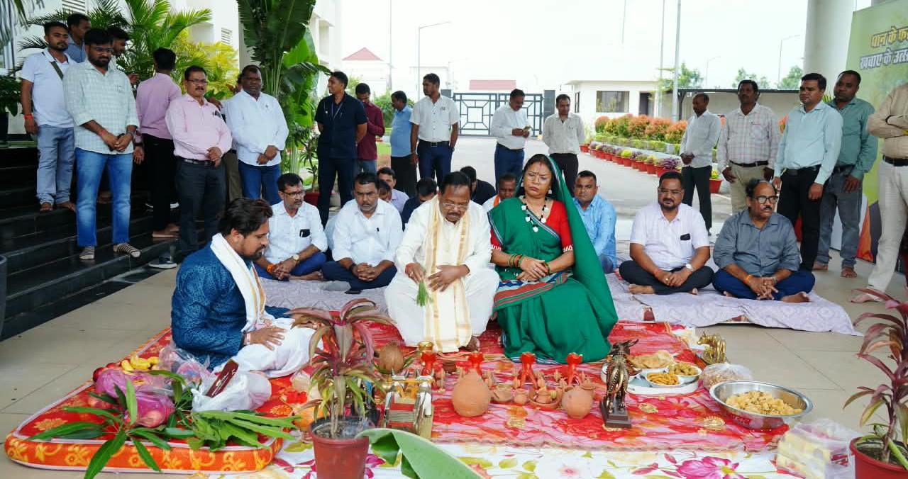 बैलों की पूजा से गूंजा 'पोरा' का उल्लास, कृषि मंत्री नेताम ने की परंपरा की अगवानी