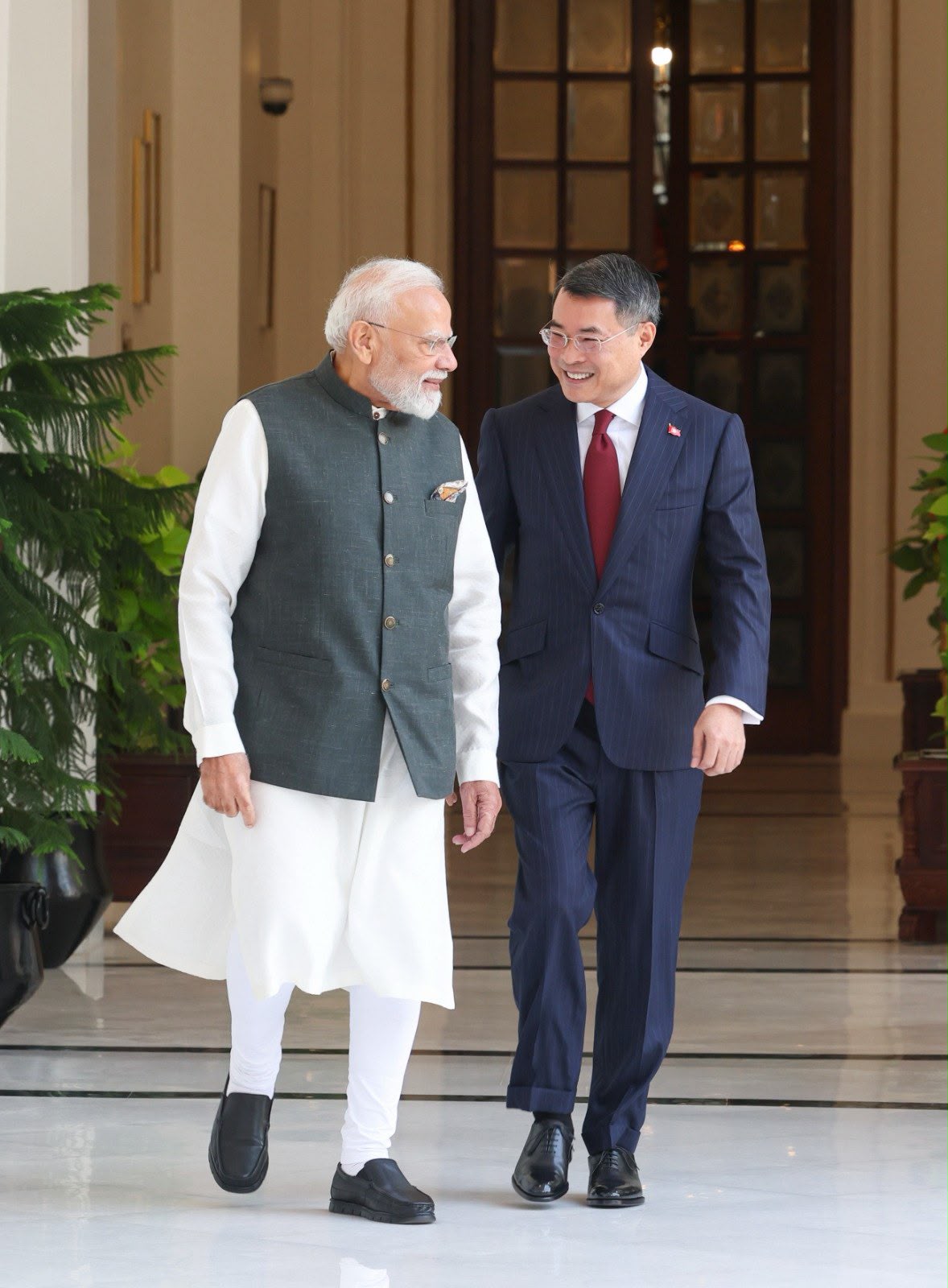 ब्रिक्स शिखर सम्मेलन के दौरान प्रधानमंत्री मोदी ने वियतनाम के प्रधानमंत्री ले मिन्ह हंग से की मुलाकात