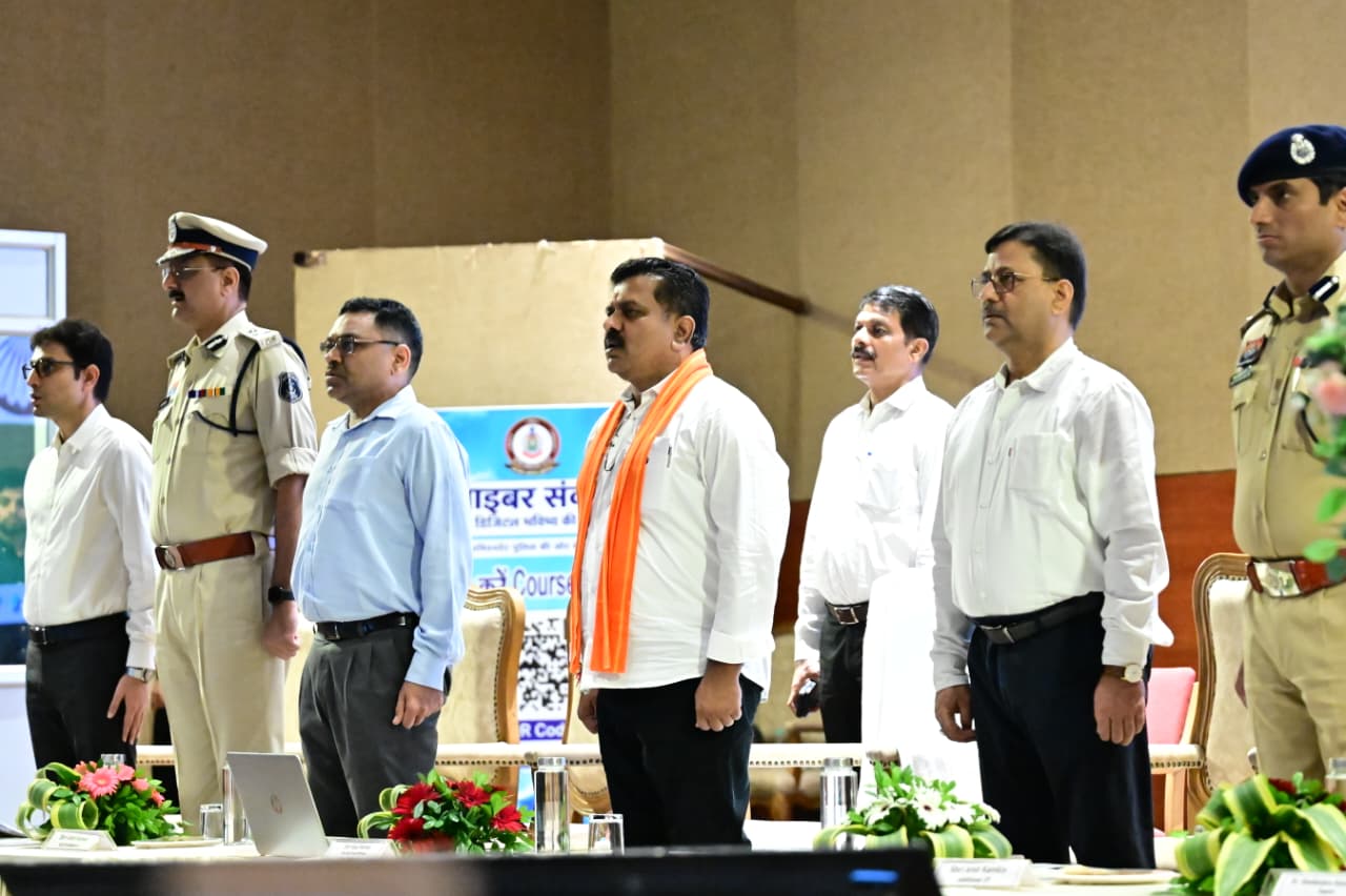 ‘साइबर संकल्प’ के 9 वीडियो मॉड्यूल लॉन्च, 500 से अधिक विद्यार्थियों से उपमुख्यमंत्री विजय शर्मा ने किया सीधा संवाद