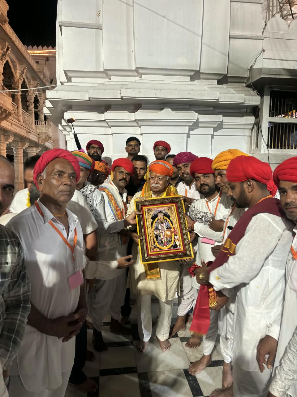 मन्दिर समाज के संस्कार केन्द्र, RSS के सरसंघचालक डॉ मोहन भागवत ने किए चारभुजानाथ के दर्शन