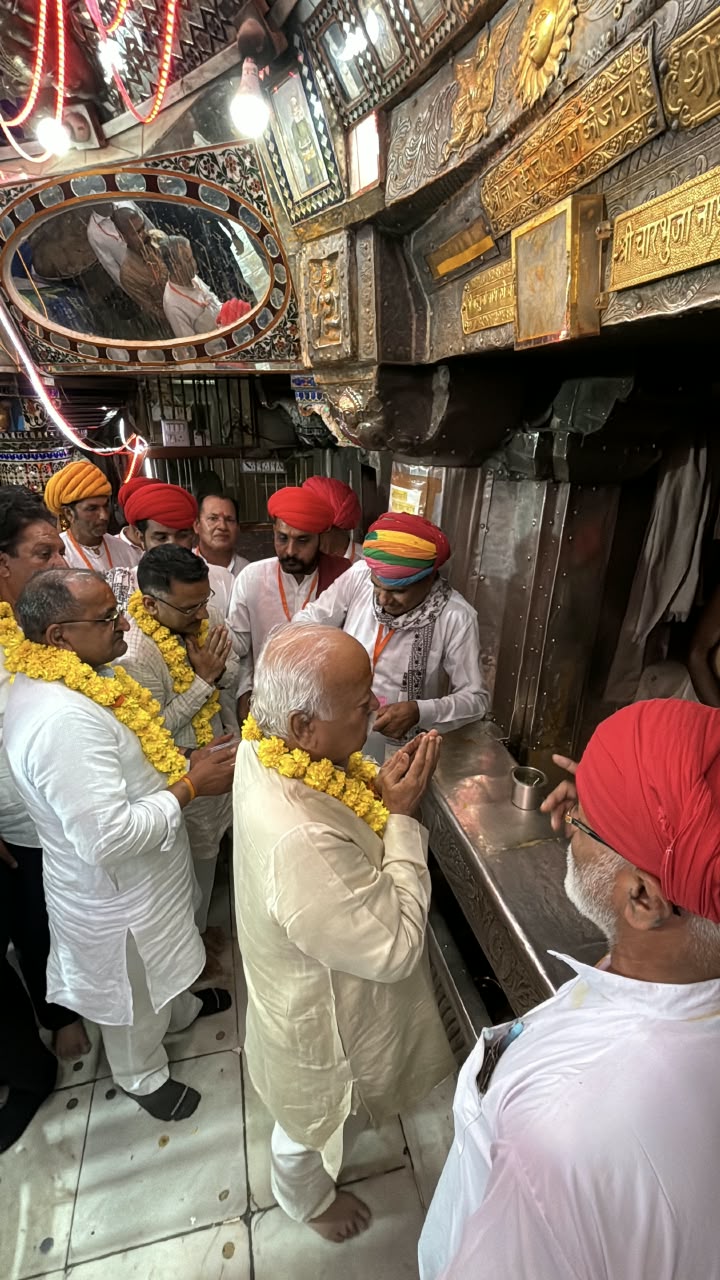 मन्दिर समाज के संस्कार केन्द्र, RSS के सरसंघचालक डॉ मोहन भागवत ने किए चारभुजानाथ के दर्शन