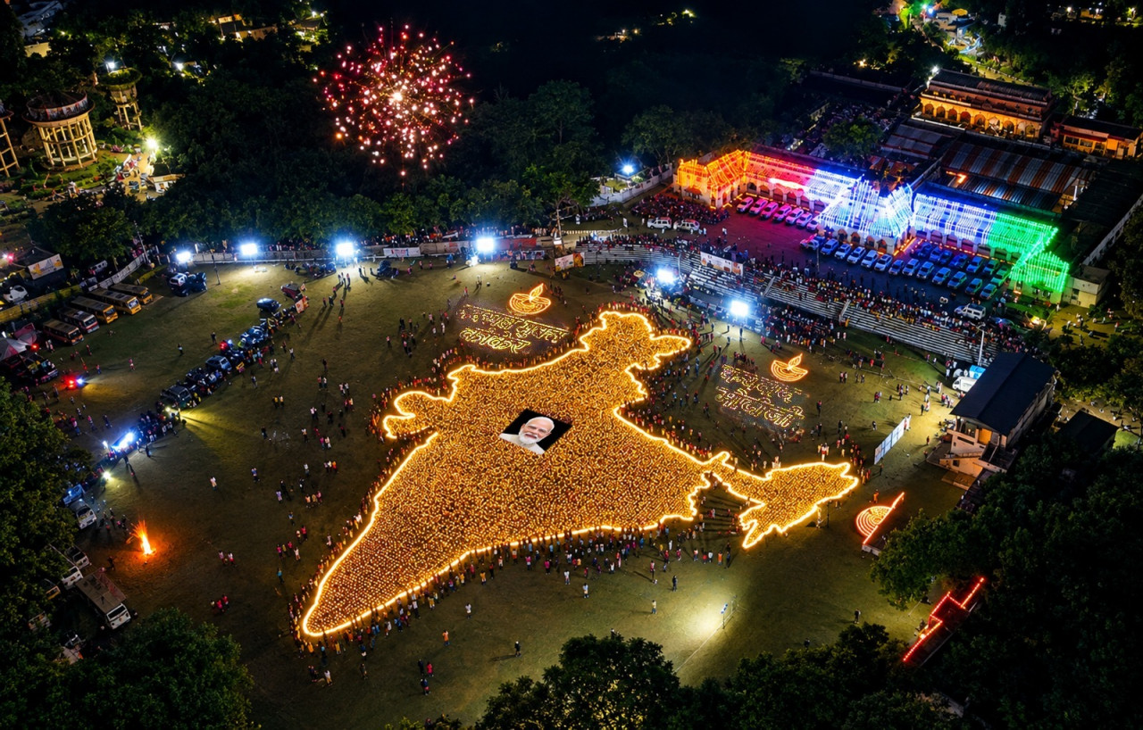 51 हजार दीपों से रोशन हुआ भारत का स्वरूप, कांकेर में दिखा आशीर्वाद और राष्ट्रभाव का संगम
