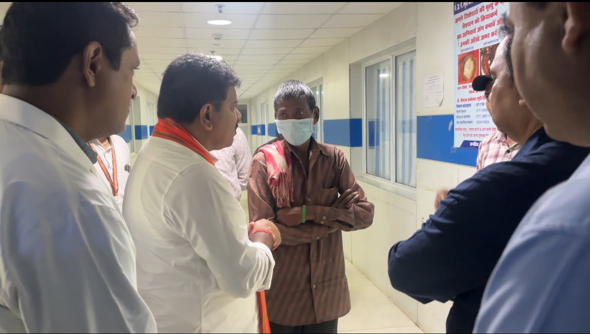 मरकाटोला घाट हादसा: घायलों से मिले उप मुख्यमंत्री, बेहतर इलाज के दिए निर्देश; चार अस्पताल से डिस्चार्ज 
