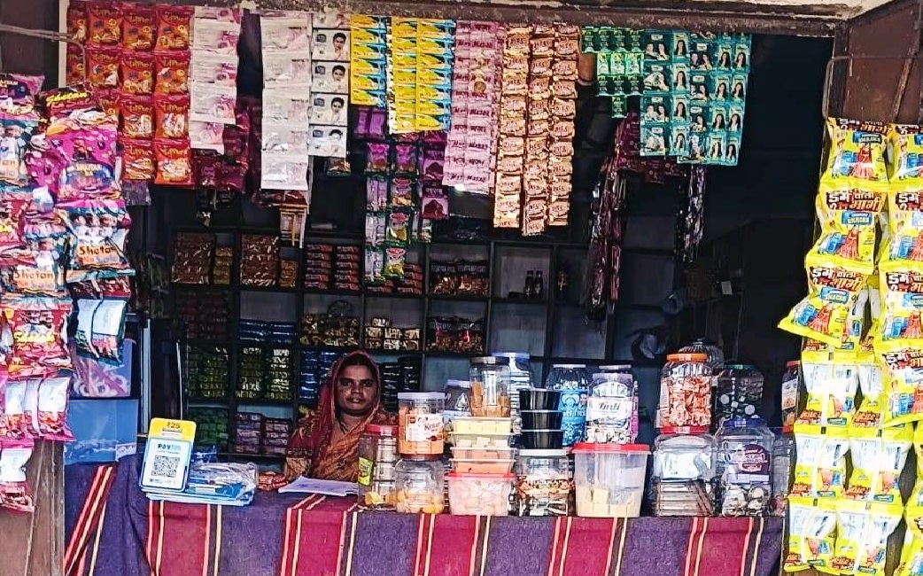 चूल्हा-चौका संभालने वाली प्रतिमा ने खोली किराना दुकान, बिहान से मिली नई आर्थिक पहचान 