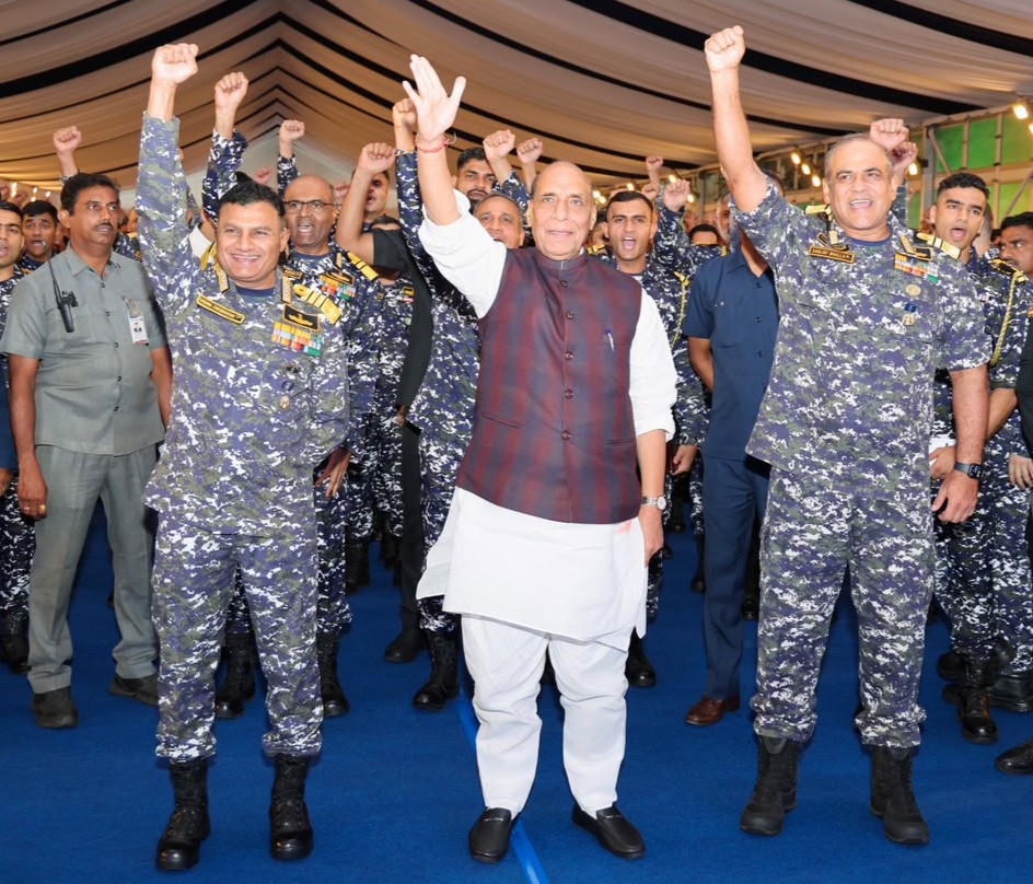 विशाखापत्तनम में रक्षा मंत्री राजनाथ सिंह ने बताई भारत की  समुद्री शक्ति और सामरिक सामर्थ्य 