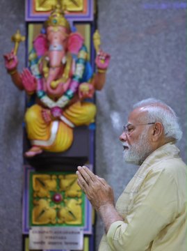 श्री विनायक मंदिर पहुंचे प्रधानमंत्री मोदी, गणेशजी से देश की सुख-समृद्धि और निरंतर प्रगति की कामना