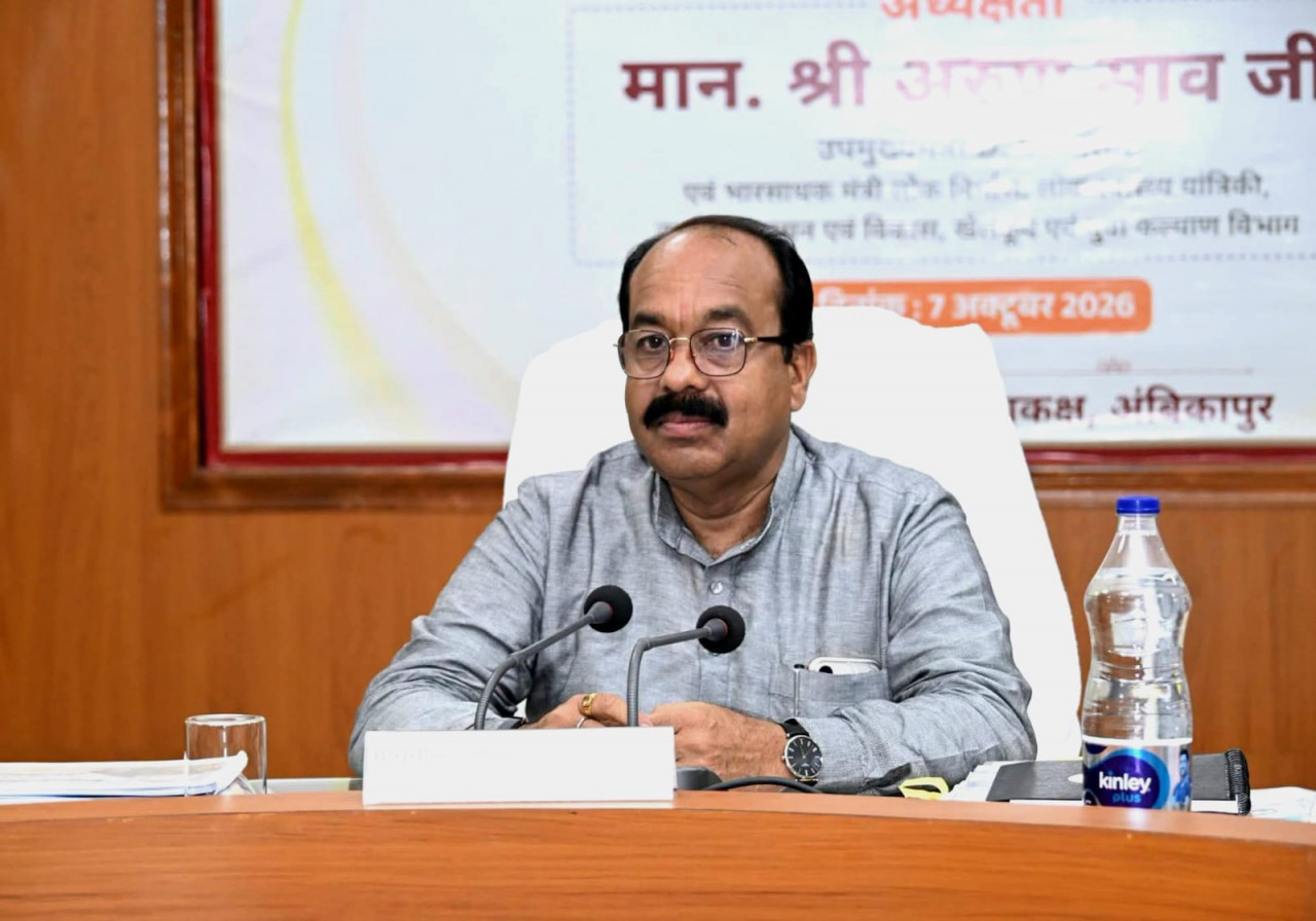 त्योहारों से पहले सुधरेंगी सड़कें, अक्टूबर तक पूरे होंगे पीएम आवास; अरुण साव ने अधिकारियों को दी समयबद्ध काम की हिदायत 
