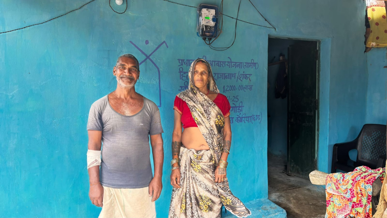 बुढ़ापे में पक्की छत बनी सबसे बड़ी ताकत, प्रधानमंत्री आवास ने दिया राजनाथ-कबूतरी को सुरक्षित आशियाना 