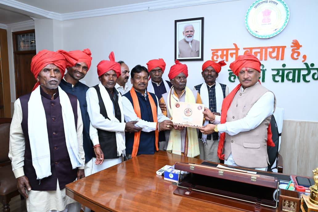 75 दिनों तक गूंजेगी बस्तर दशहरा की सांस्कृतिक गाथा, मुख्यमंत्री साय को मिला आमंत्रण 