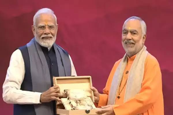 चिन्मय मिशन की आध्यात्मिक चेतना से विकसित भारत तक का संकल्प, पीएम मोदी ने युवा शक्ति को बताया राष्ट्र निर्माण की धुरी