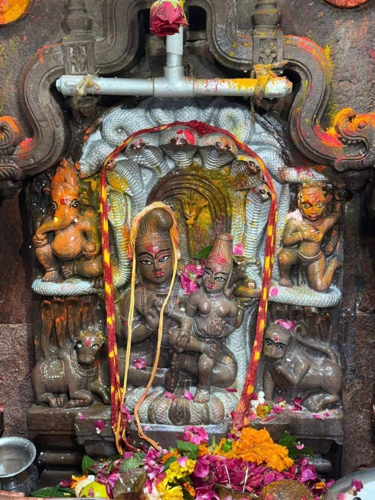 नागपंचमी विशेष : मंदिरों की शिल्पकला में क्यों अमर हैं नाग? 