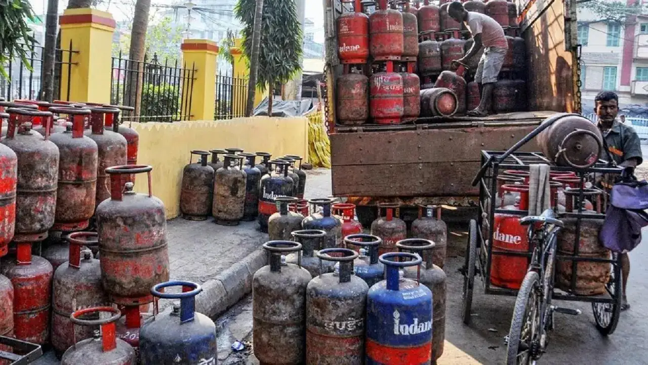 भारत में LPG आपूर्ति और बुकिंग की चर्चा: संकट, सत्य और समाधान का व्यापक विश्लेषण