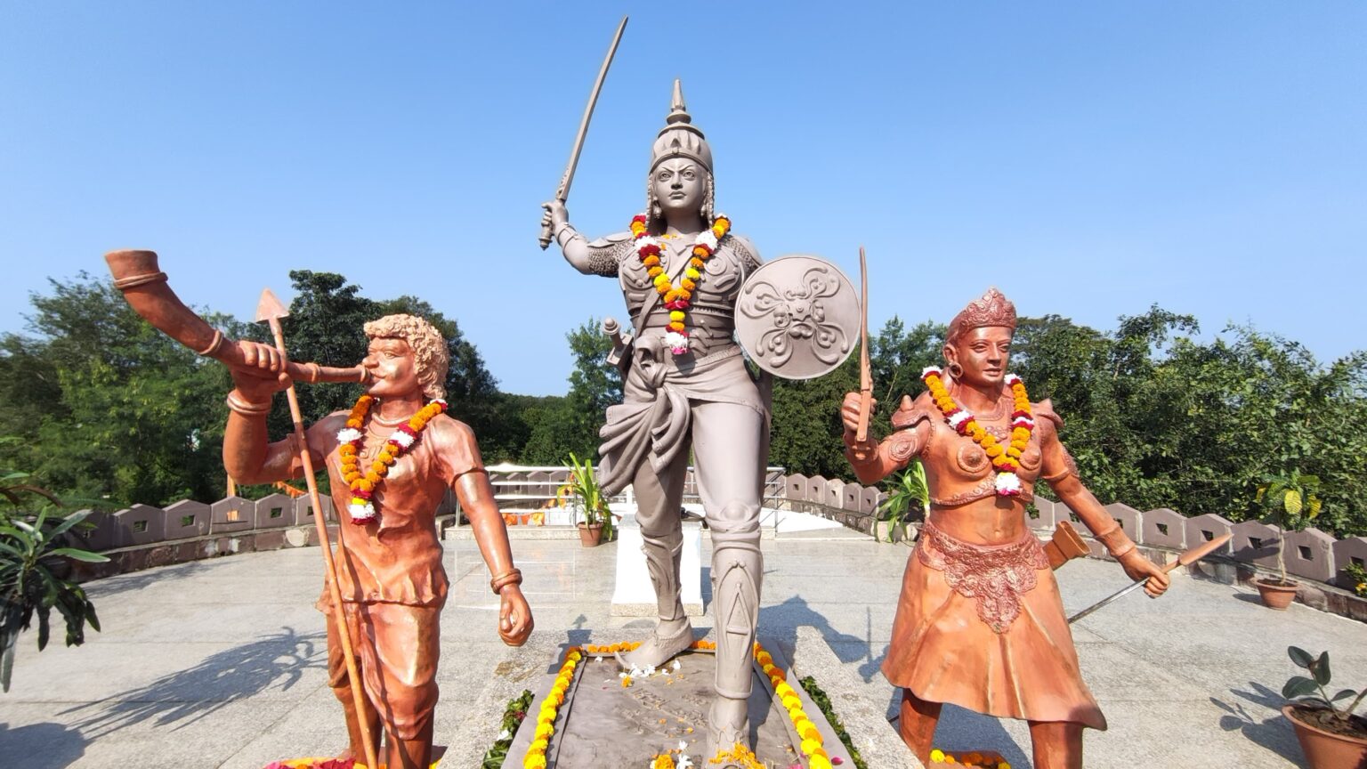 रानी दुर्गावती – स्वाभिमान और शौर्य की अमर गाथा 